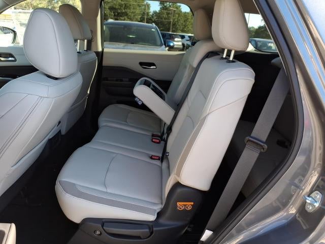 2026 Nissan Pathfinder SL 2WD