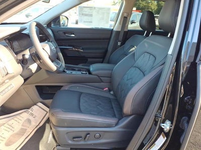 2026 Nissan Pathfinder Platinum 4WD
