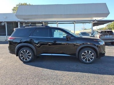 2026 Nissan Pathfinder Platinum 4WD