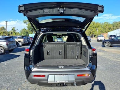 2026 Nissan Pathfinder Platinum 4WD