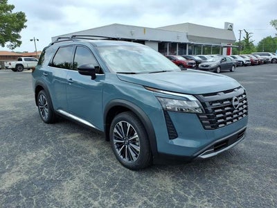 2026 Nissan Pathfinder Platinum 2WD