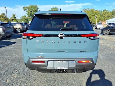 2026 Nissan Pathfinder Platinum 2WD