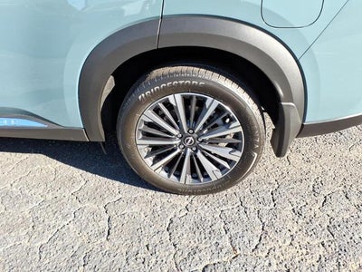 2026 Nissan Pathfinder Platinum 2WD