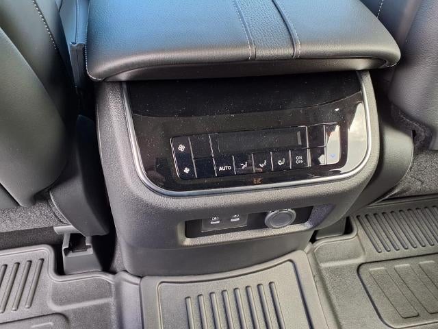 2025 Nissan Armada 4x2 SV